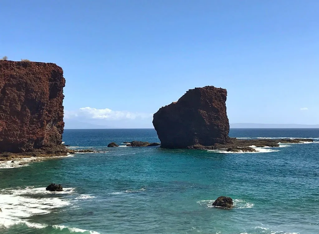 Pu’u Pehe (the “Sweetheart Rock”) - Lana’i | Kirk K | Flickr