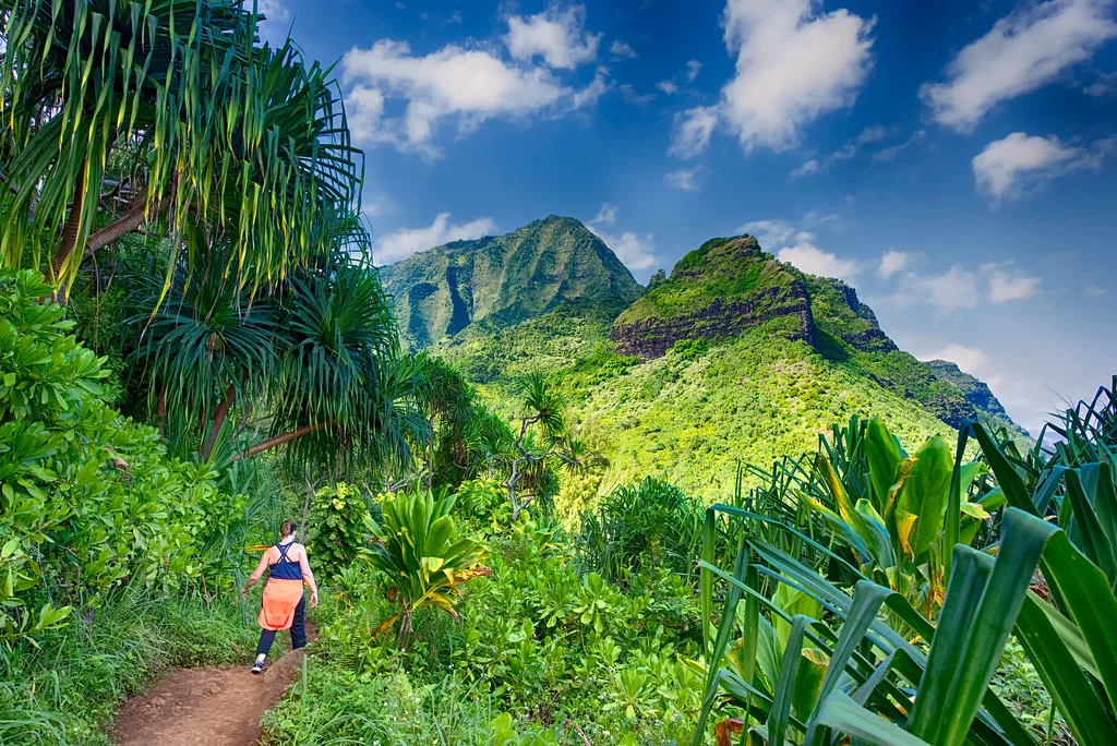 Hiking the Kalalua Trail