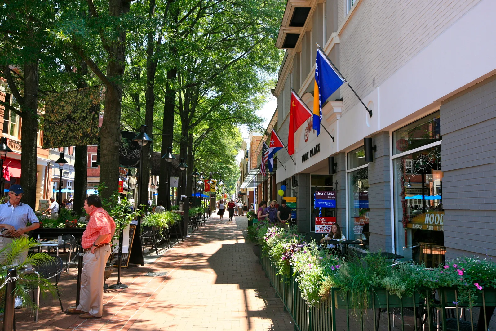 File:Downtown Mall, Charlottesville, Virginia (5867535213).jpg - Wikimedia  Commons