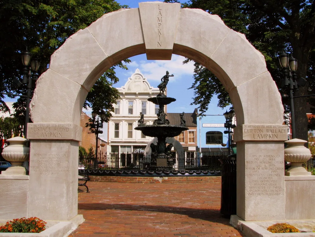 Bowling Green Fountain Square West Arch