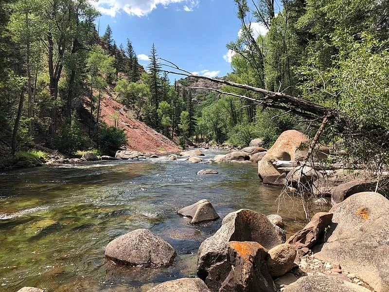 File:Aspen Roaring Fork River.jpg