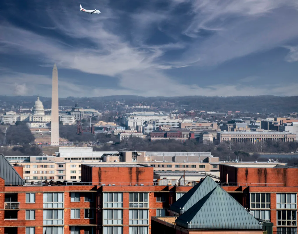 Approach to National Airport (Arlington, VA) Over the National Mall (Washington, DC) February 2022