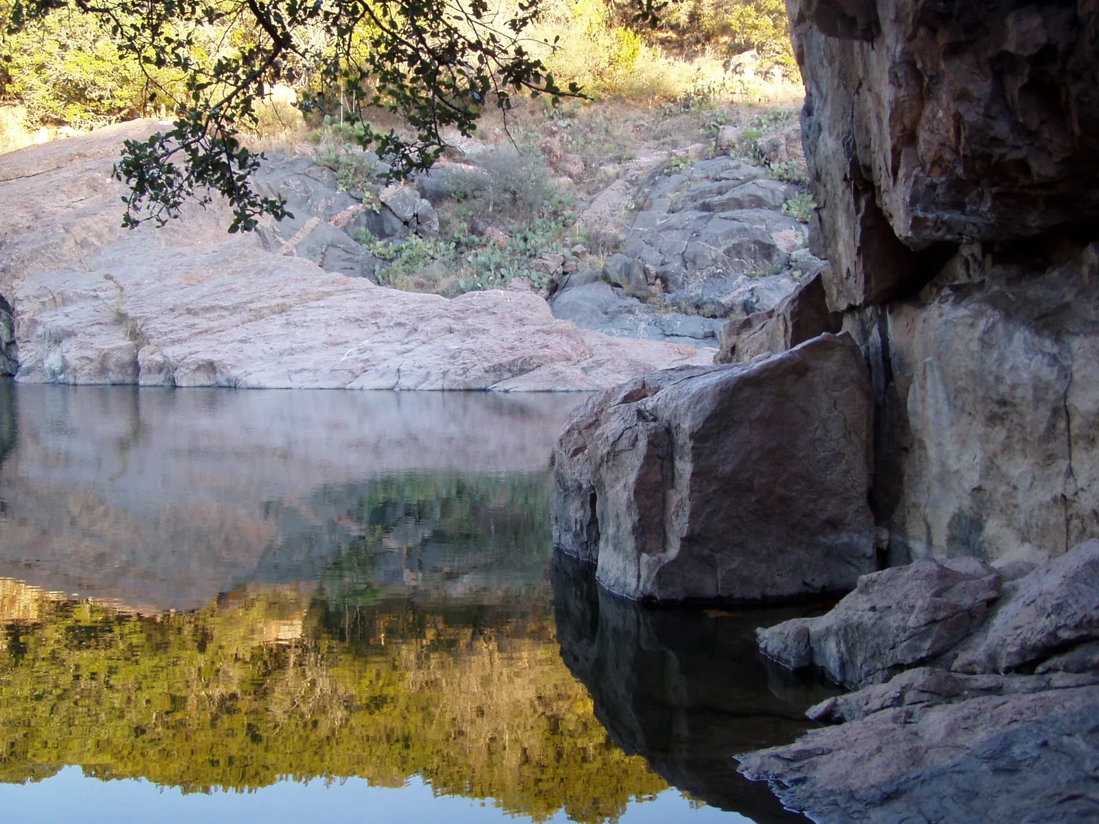 File:Devil’s Waterhole.jpg - Wikimedia Commons