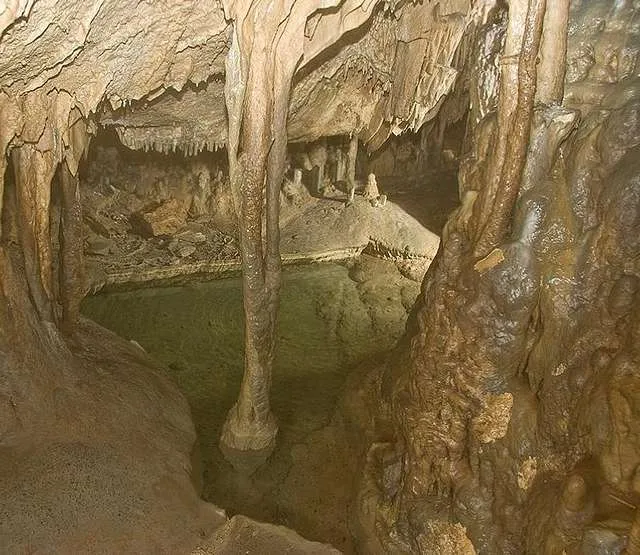 Cleopatra’s Pool in Gap Cave, Cumberland Gap National Historical Park,  2016. - PICRYL - Public Domain Media Search Engine Public Domain Search