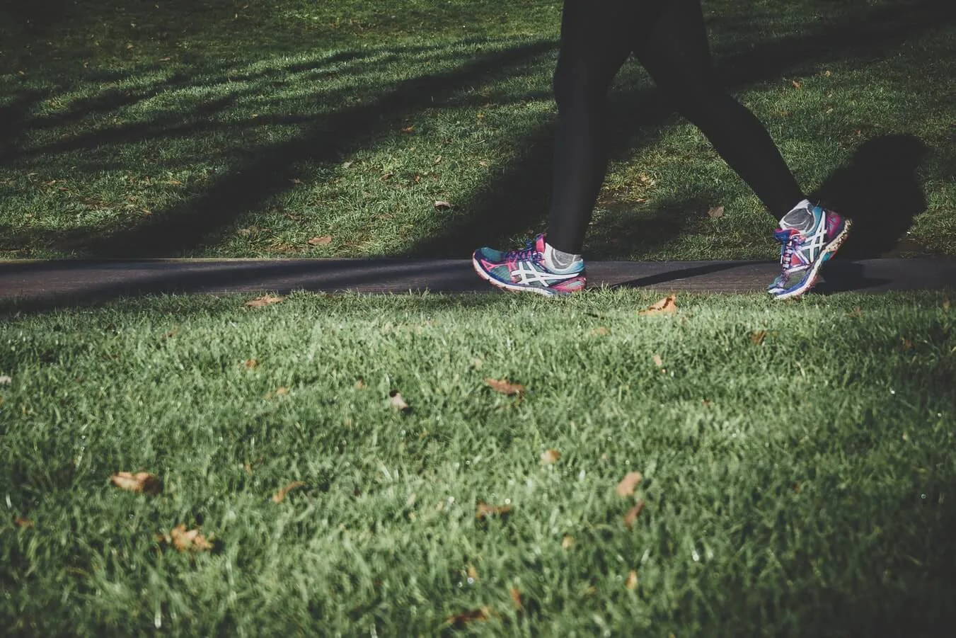 trail-running-secure-your-feet