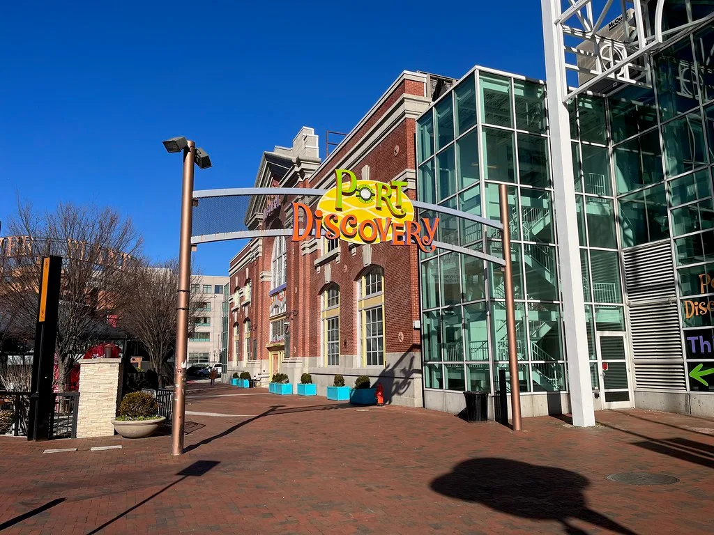 Sign/gateway, Port Discovery Children’s Museum/Fish Market (1907; Simonson & Pietsch, architects), 35 Market Place, Baltimore, MD 21202