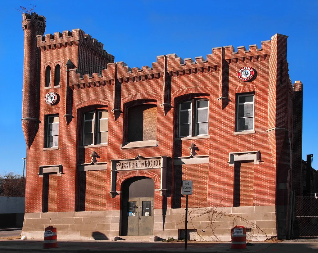 Pabst Baltimore Castle (02)