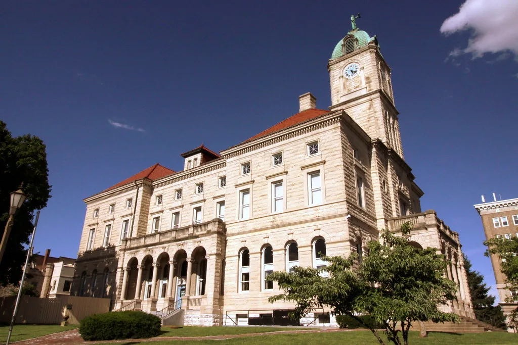 Rockingham County Courthouse (west side) - Harrisonburg, VA