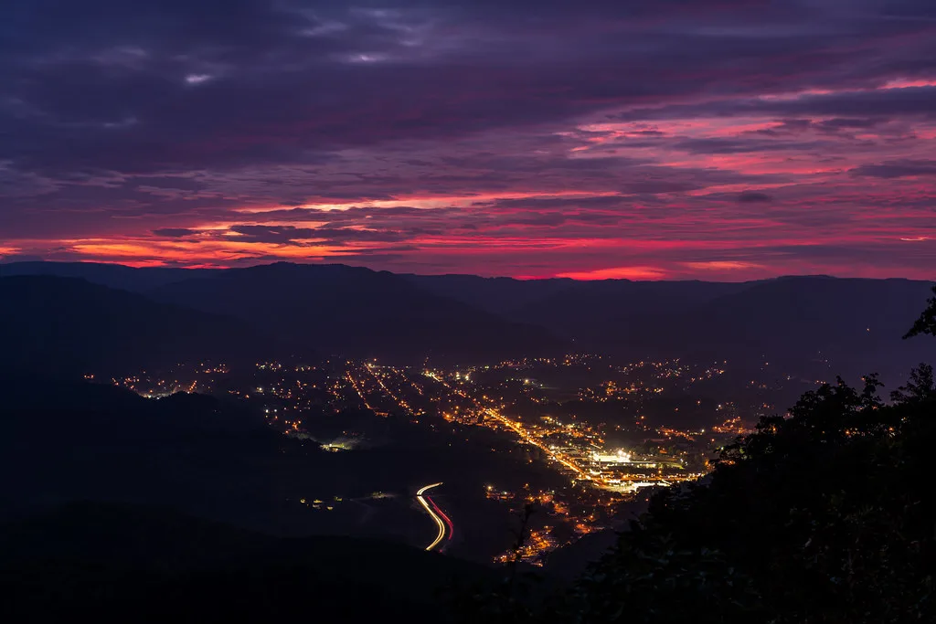 Cumberland Gap: Kentucky glitters on the other side