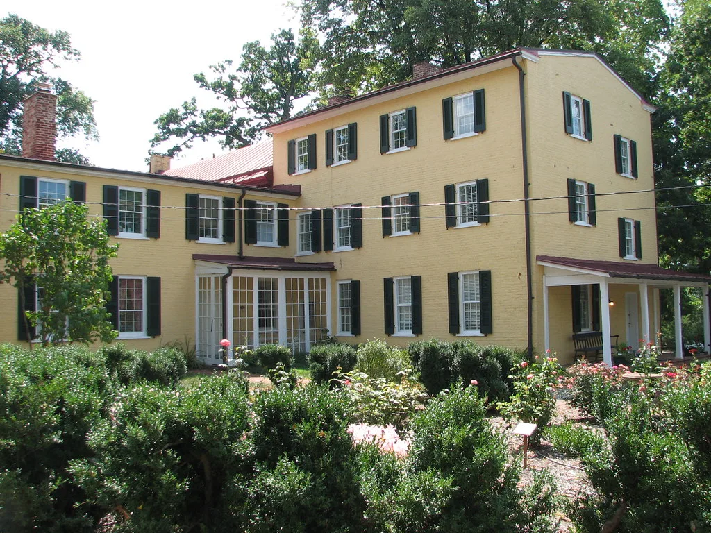 Dodona Manor