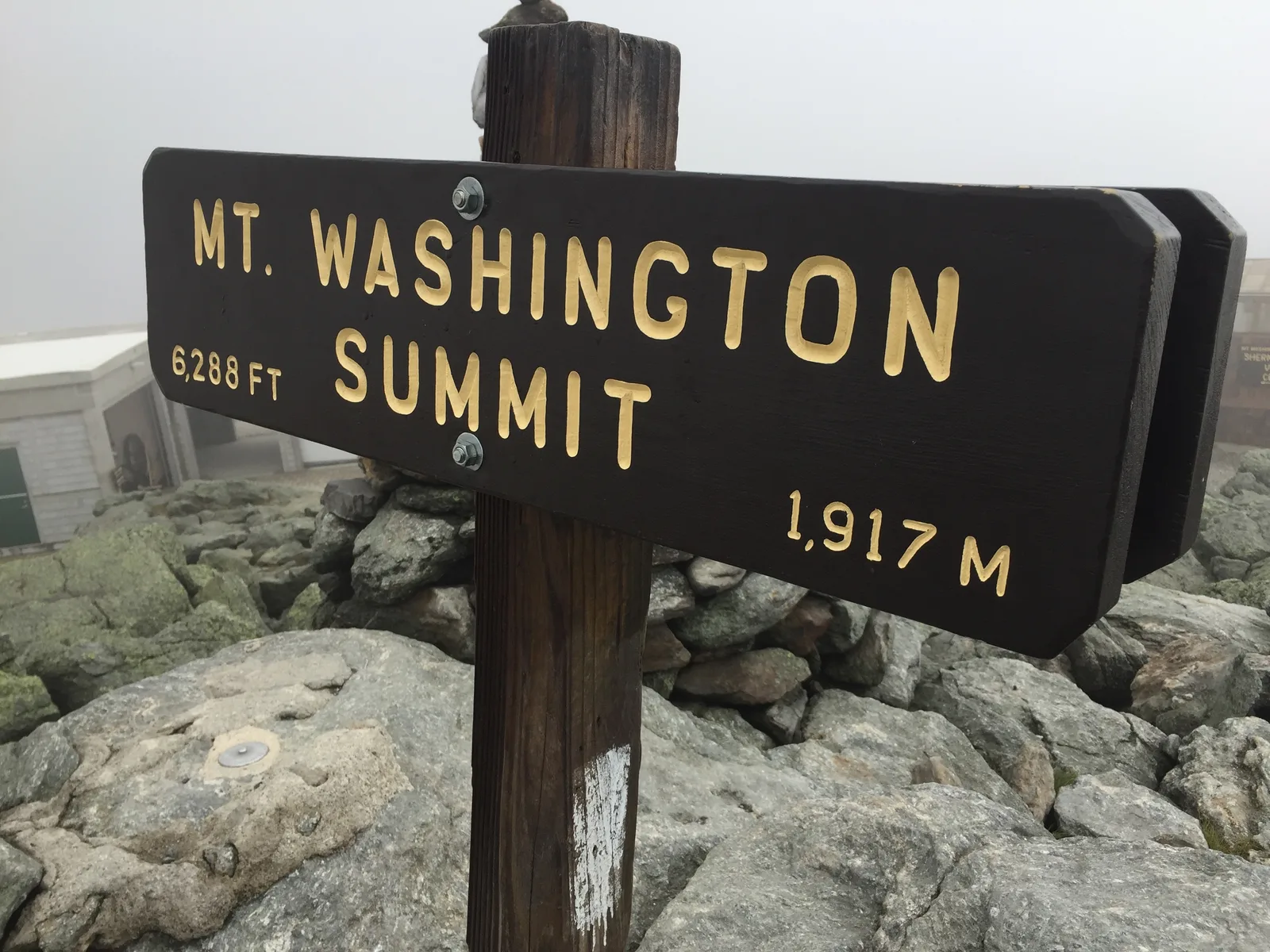 File:Mount Washington Summit Sign.jpg - Wikimedia Commons